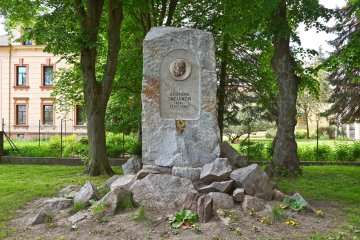 pomník Bendřicha Smetany (2).jpg